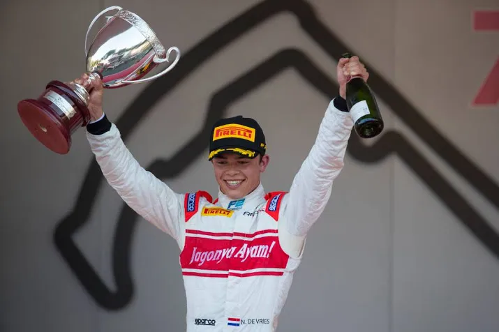 racetalent de vries wint in boedapest