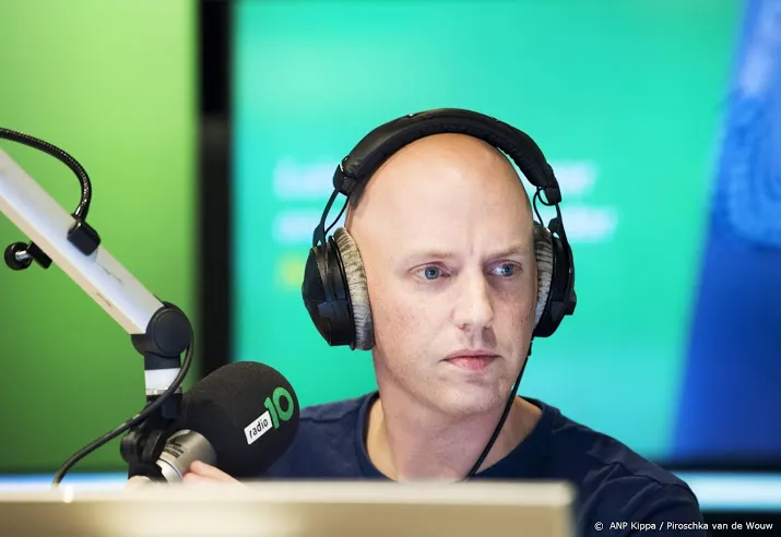 radio 10 dj lex gaarthuis wordt niet vervolgd voor coronalied