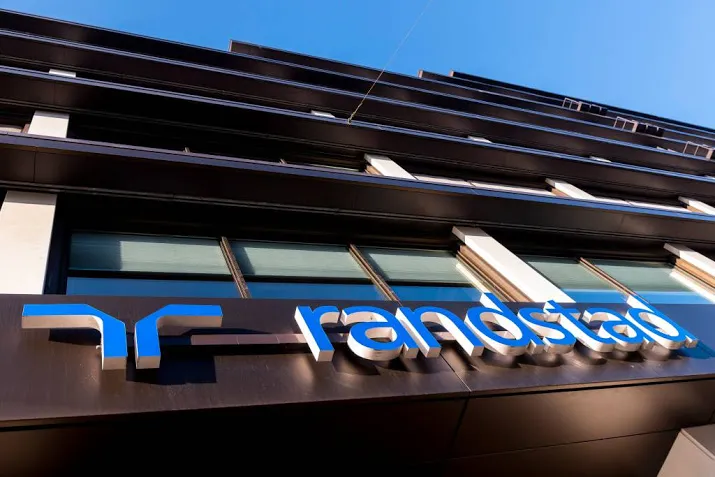 randstad streeft adecco voorbij