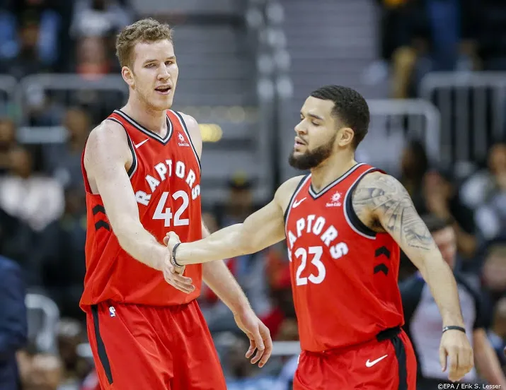 raptors pas laat langs pacers