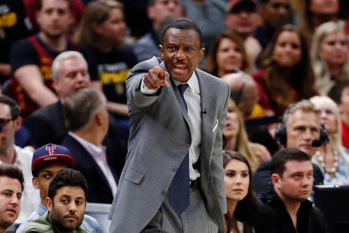 raptors sturen coach van het jaar weg
