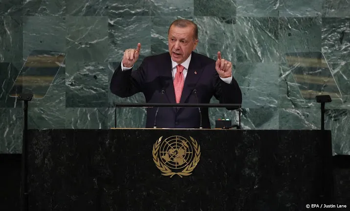 ratingbureau sp negatiever over turkse financien
