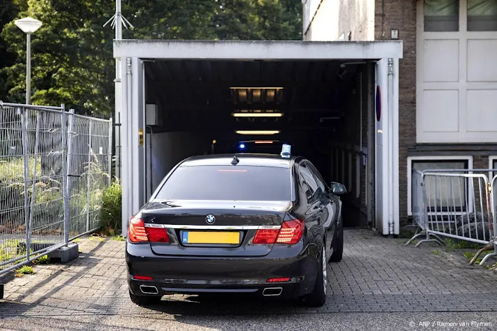 rechtbank staat bij begin marengo proces stil bij dood de vries