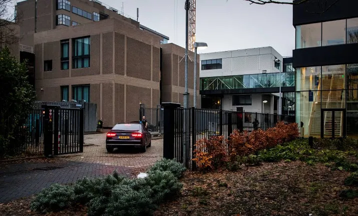 rechtbank vooral nieuwsgierig naar holleeder