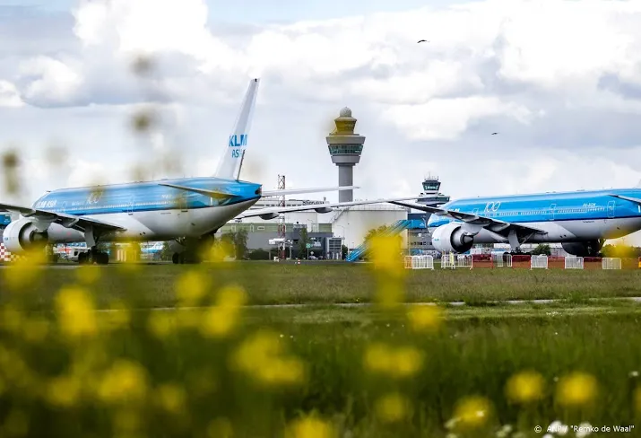 rechter jongste cabinemedewerkers niet als eerste weg bij klm