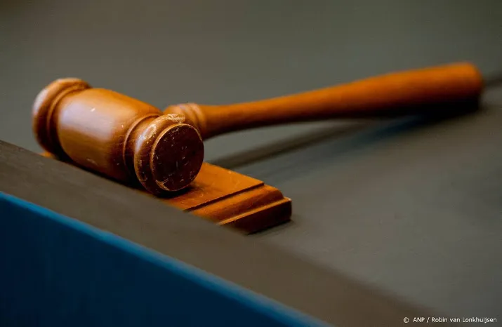 rechter staat staking pont velsen toe