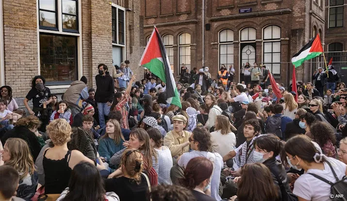 rechter veroordeelt uva demonstrant tot twee maanden cel