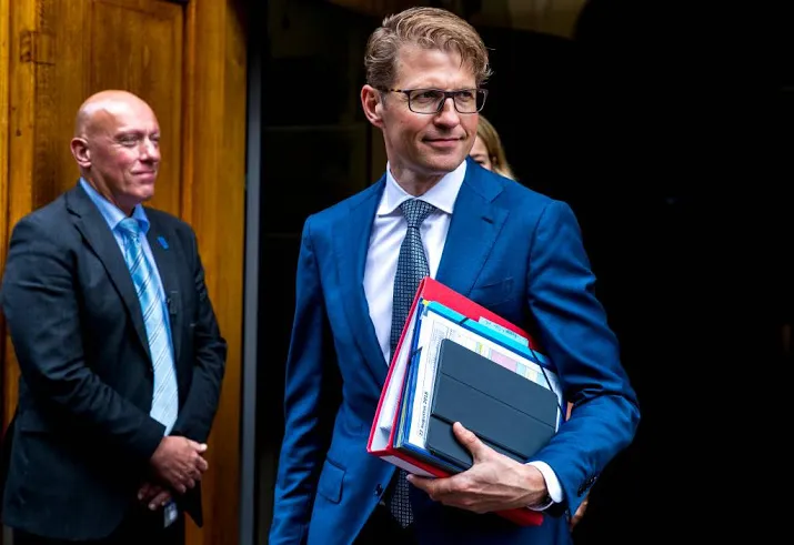 rechters en officieren sturen noodkreet
