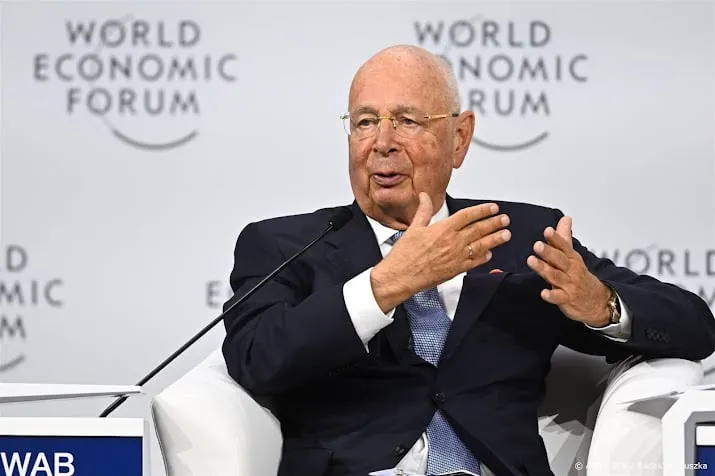 rechtszaak tegen wef en oprichter klaus schwab over discriminatie