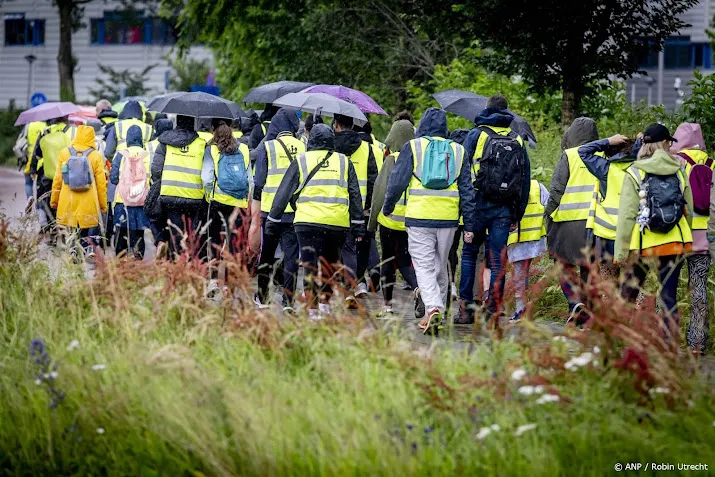 recordaantal lopers nacht van de vluchteling ondanks gure wind