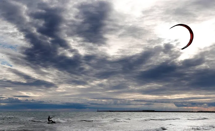 recordbedrag opgehaald in kitesurfmarathon voor de hartstichting