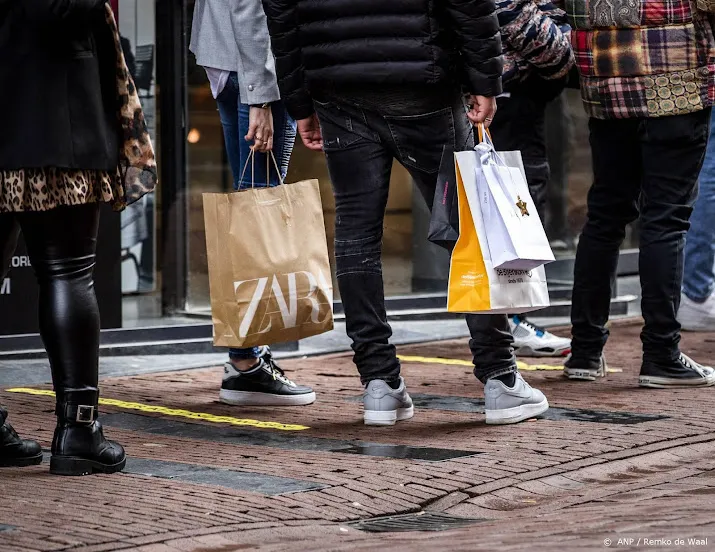 recordgroei voor detailhandel terwijl roep om personeel toeneemt