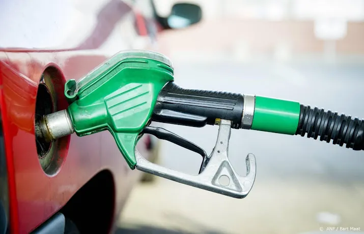 recordstijging van 4 cent per liter benzine door oekraine oorlog