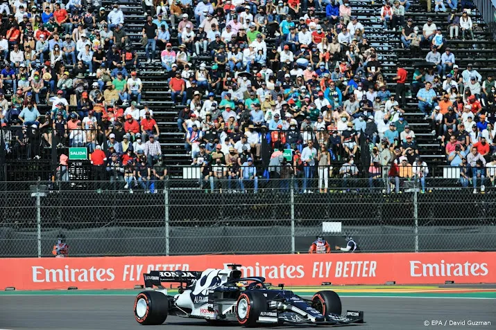 red bull coureurs balen in mexico van tsunoda