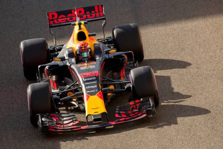 red bull onthult auto eerder dan concurrentie