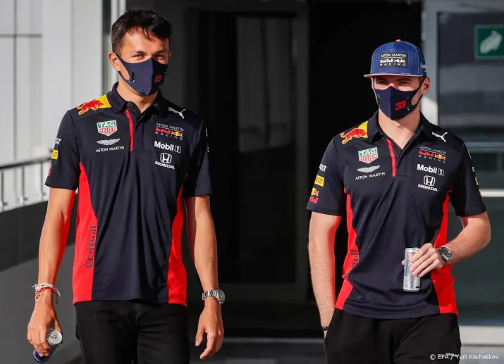 red bull wil door met albon naast verstappen