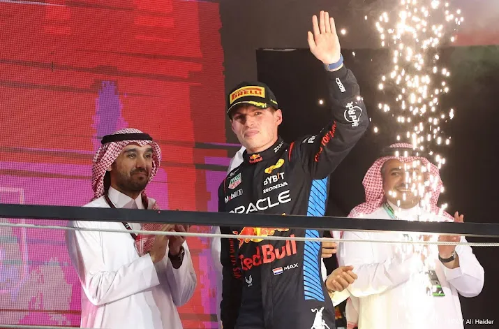 red bull zal verstappen niet dwingen tot 2028 bij team te blijven