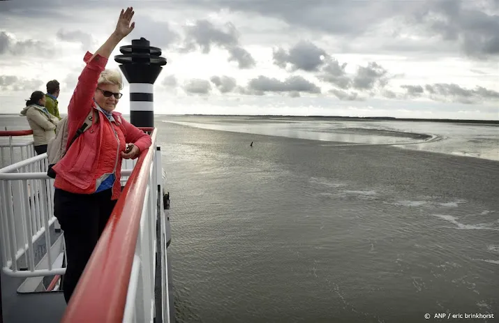 rederij schrapt diensten naar eilanden om krappe vaargeulen