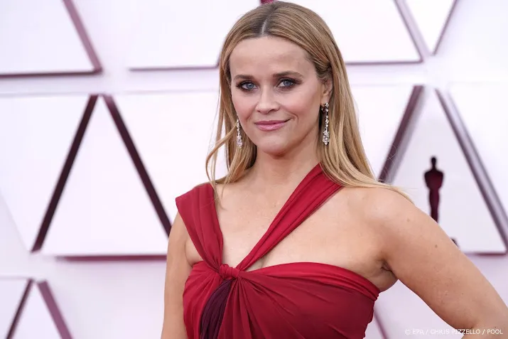 reese witherspoon verkoopt mediabedrijf voor honderden miljoenen