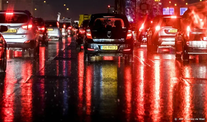 regen en ongelukken leiden tot drukste ochtendspits van het jaar