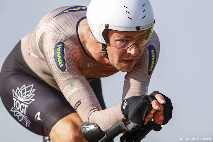 reinders wordt ploeggenoot van groenewegen bij bikeexchange jayco