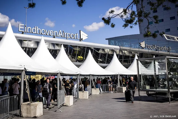 reisbranche bang voor verplaatsing drukte schiphol naar eindhoven