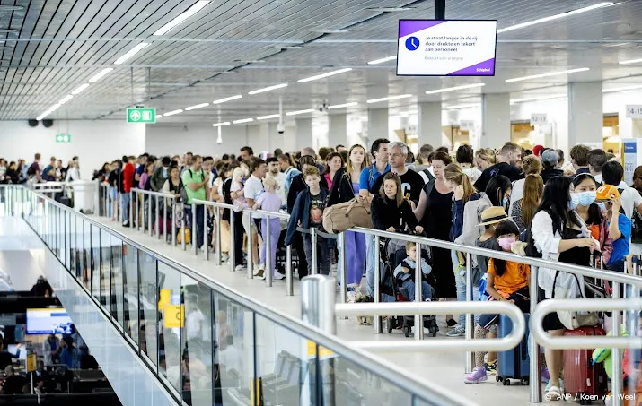 reisbranche zwaar gedupeerd door nieuwe beperkingen schiphol