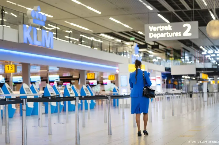 reissector ziet lichtpuntjes in woorden rutte en de jonge