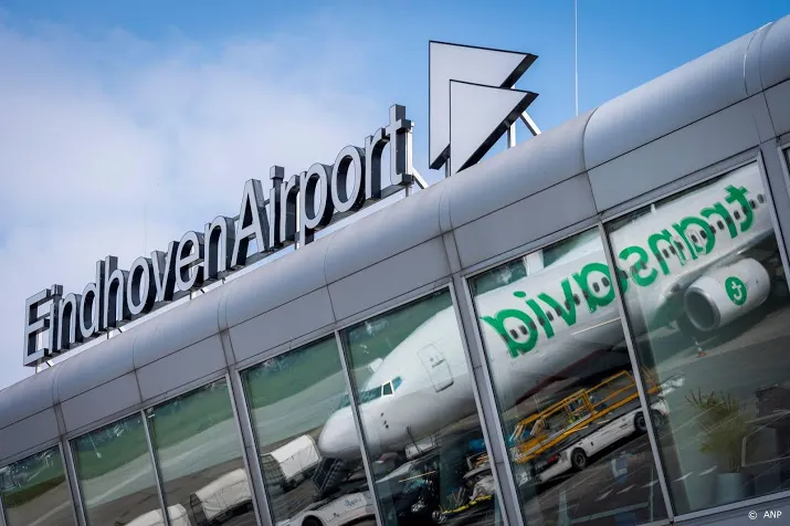 reizigers missen vlucht door storing eindhoven