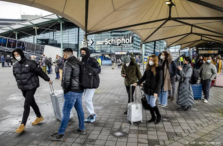 reizigers weer welkom op schiphol