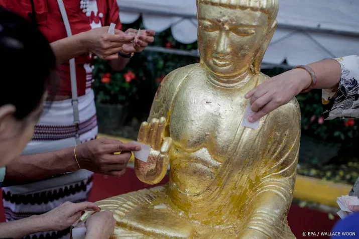 rel in thailand om boeddha als japanse held