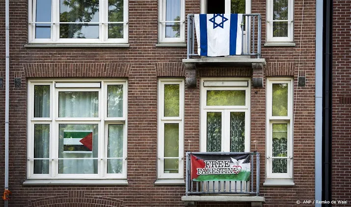 religieuze vertegenwoordigers bidden voor vrede in den haag