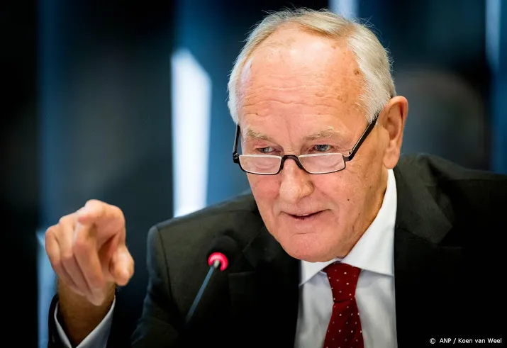 remkes beedigd als waarnemer den haag