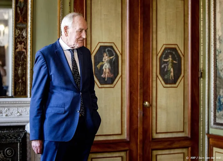 remkes en leiders vvd cda en d66 overleggen weekend op landgoed