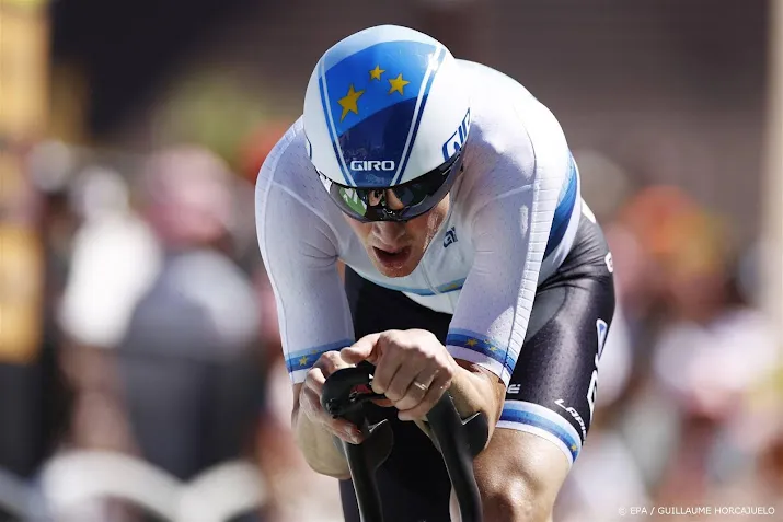 renner kung troeft evenepoel af in tijdrit ronde van zwitserland