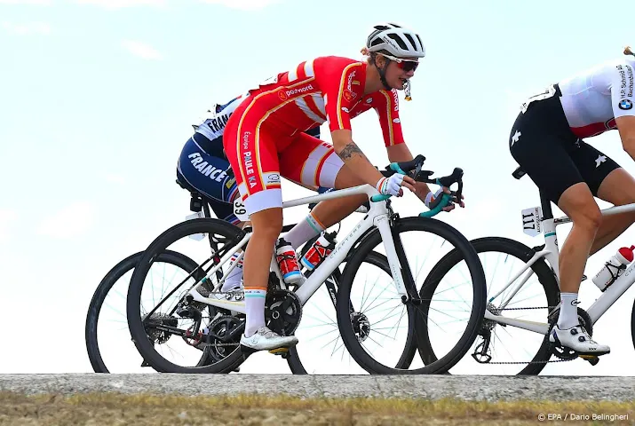renster norsgaard houdt geen breuken over aan zware val in tour