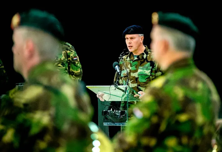 reservisten beveiligen afbouw missie f 16s