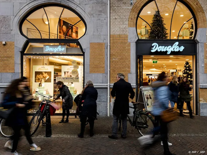 reuters parfumerieketen douglas in eerste kwartaal naar beurs
