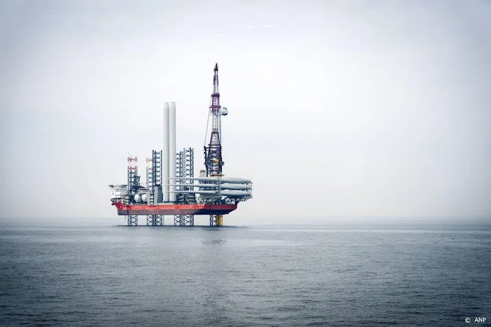 reuters shell en exxonmobil beginnen verkoop noordzee activa