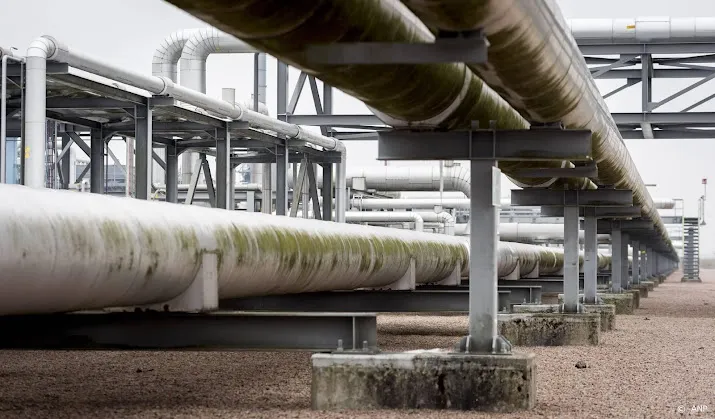 reuters shell en exxonmobil beginnen verkoopproces nam