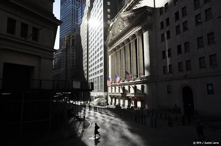 reuters wall street hervat handel in russische obligaties