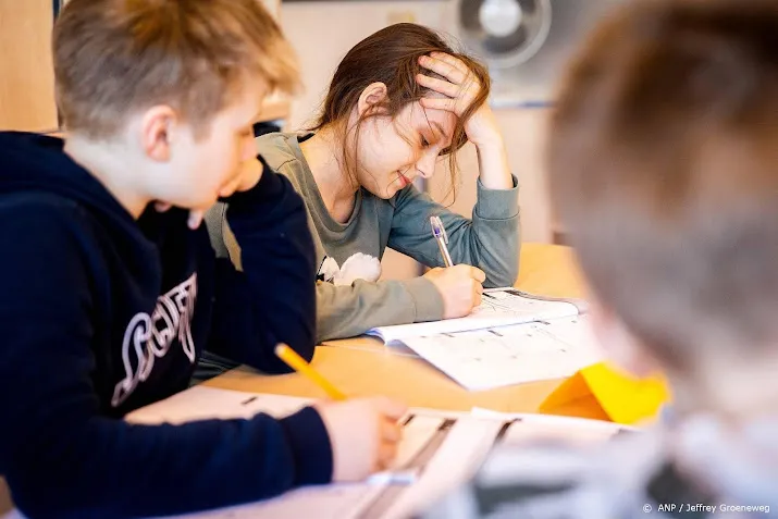 richtlijn kinderen mogen straks geen telefoon in de klas hebben