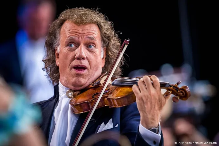rieu geeft 700 ton staal voor notre dame