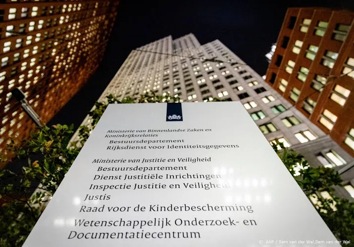 rijksrecherche onderzoekt lek van omt advies