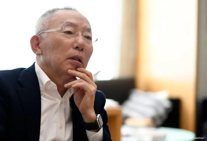 rijkste japanner vertrekt bij softbank