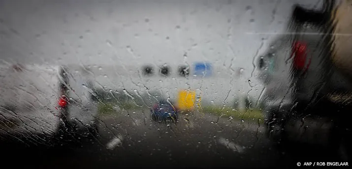 rijkswaterstaat ga niet de snelweg op in gebied met code rood
