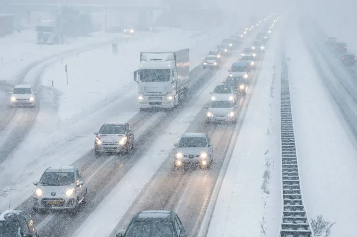 rijkswaterstaat maandag gevaarlijk op de weg