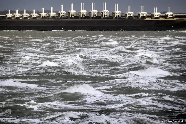 rijkswaterstaat sluit oosterscheldekering