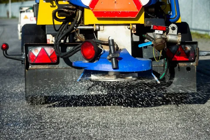 rijkswaterstaat test strooiwagens nu al