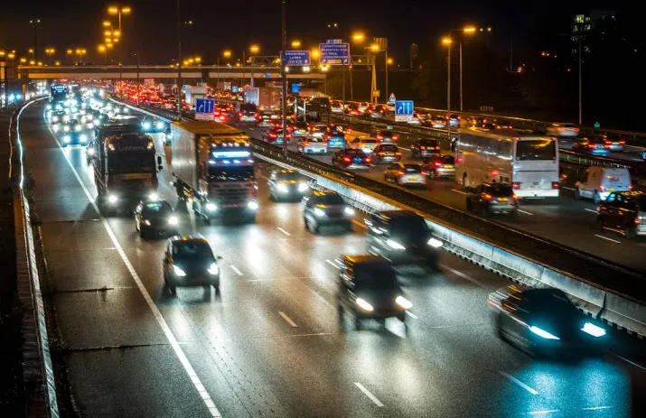 rijkswaterstaat voorspelt normale avondspits